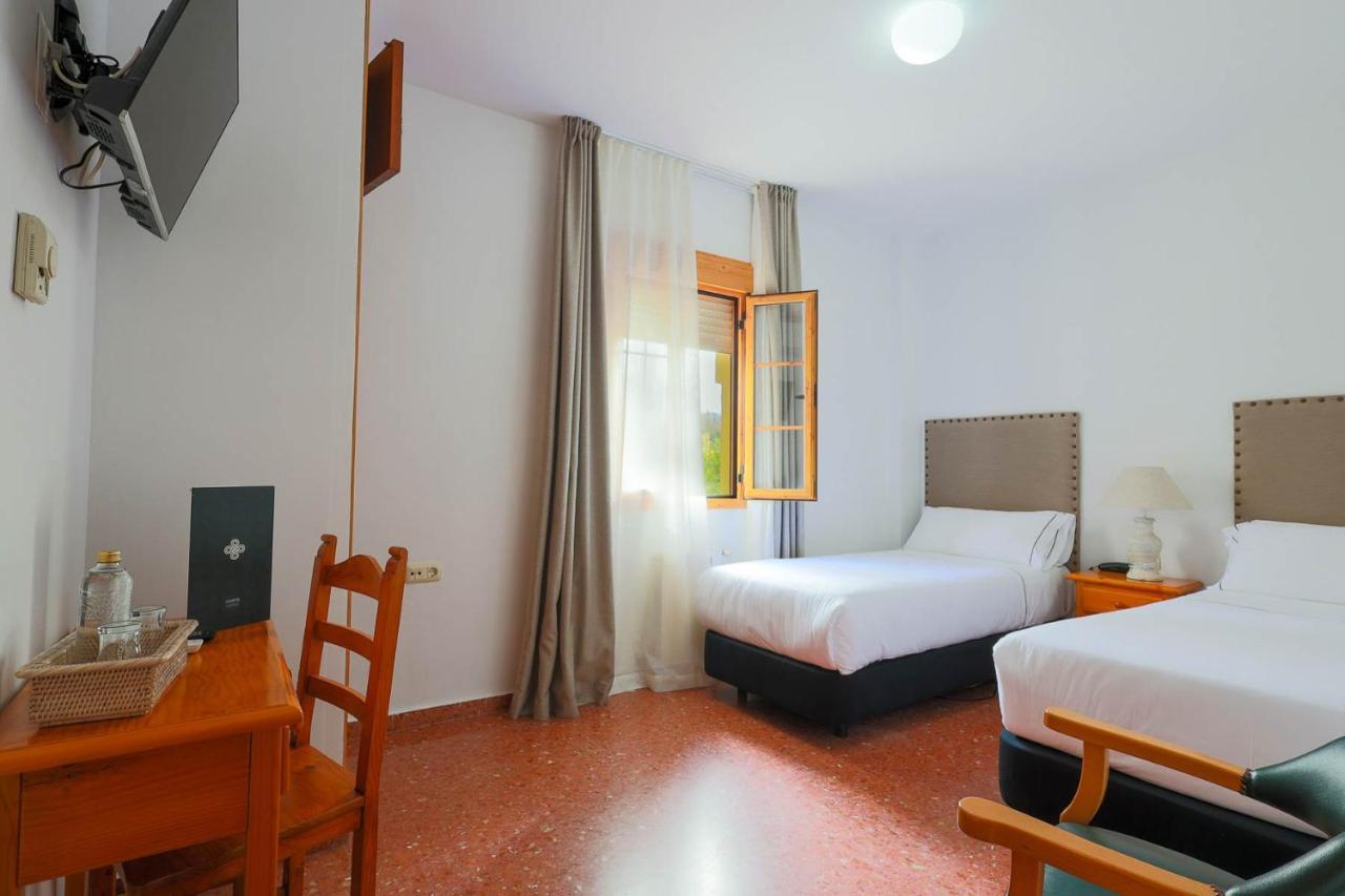 Hotel Tugasa El Almendral Setenil De Las Bodegas Екстериор снимка