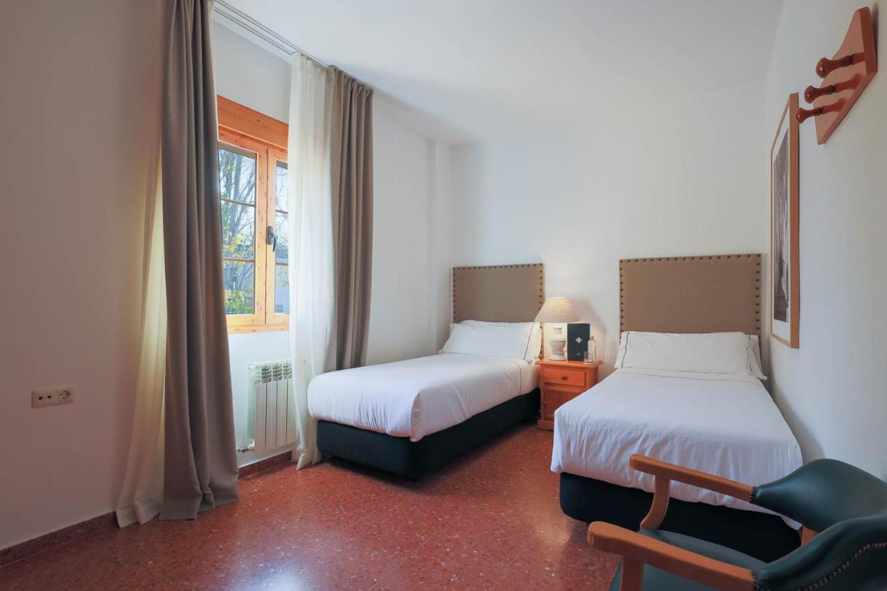 Hotel Tugasa El Almendral Setenil De Las Bodegas Екстериор снимка