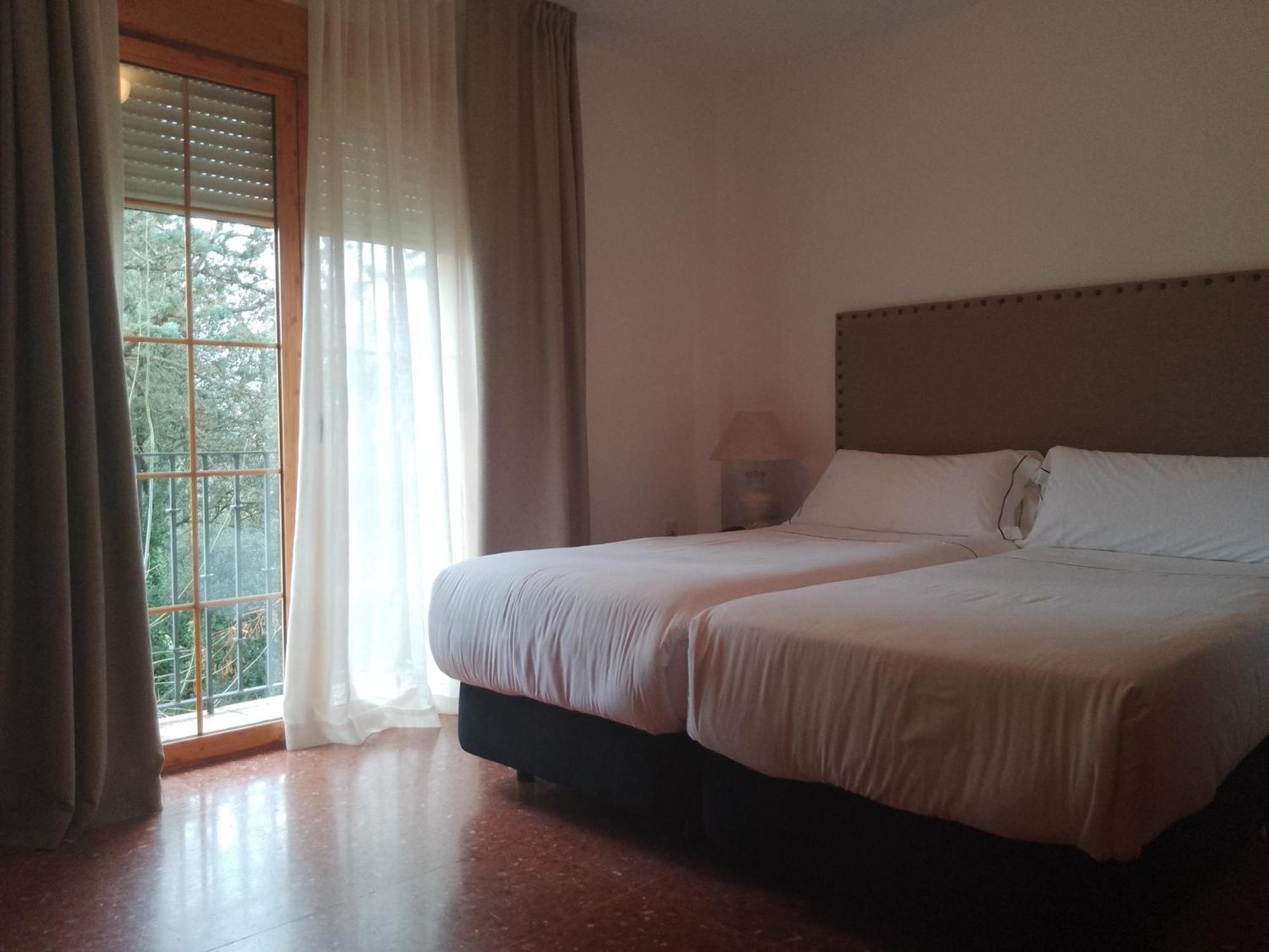 Hotel Tugasa El Almendral Setenil De Las Bodegas Екстериор снимка
