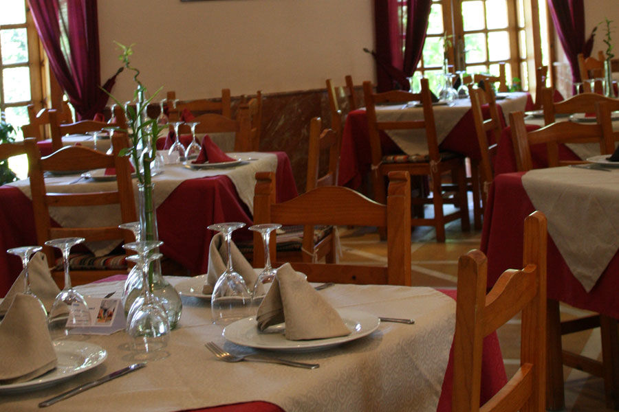Hotel Tugasa El Almendral Setenil De Las Bodegas Екстериор снимка